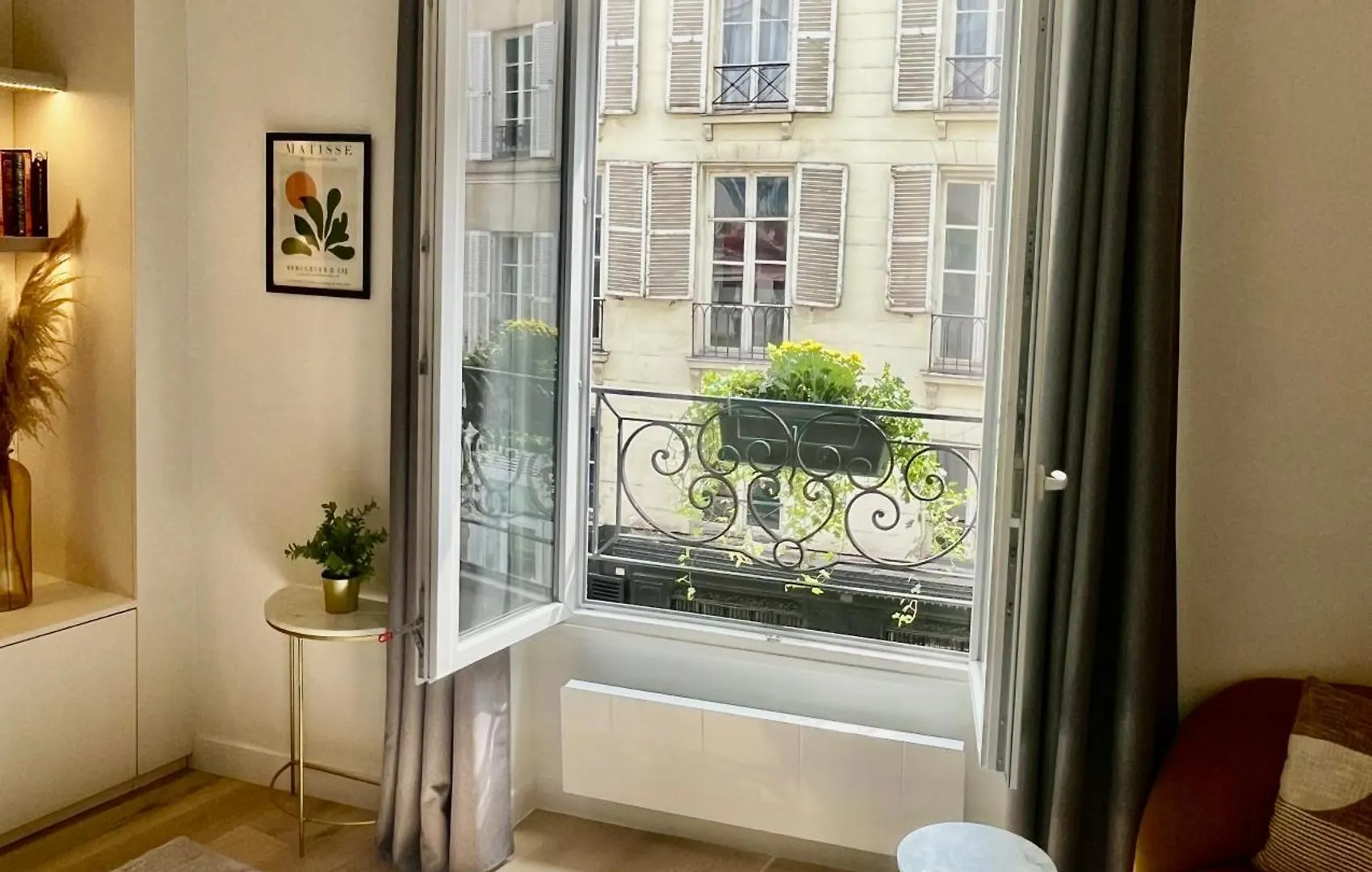 Renovated Apartment Saint-Germain-Des-Pres - Le Bon Marche Paryż